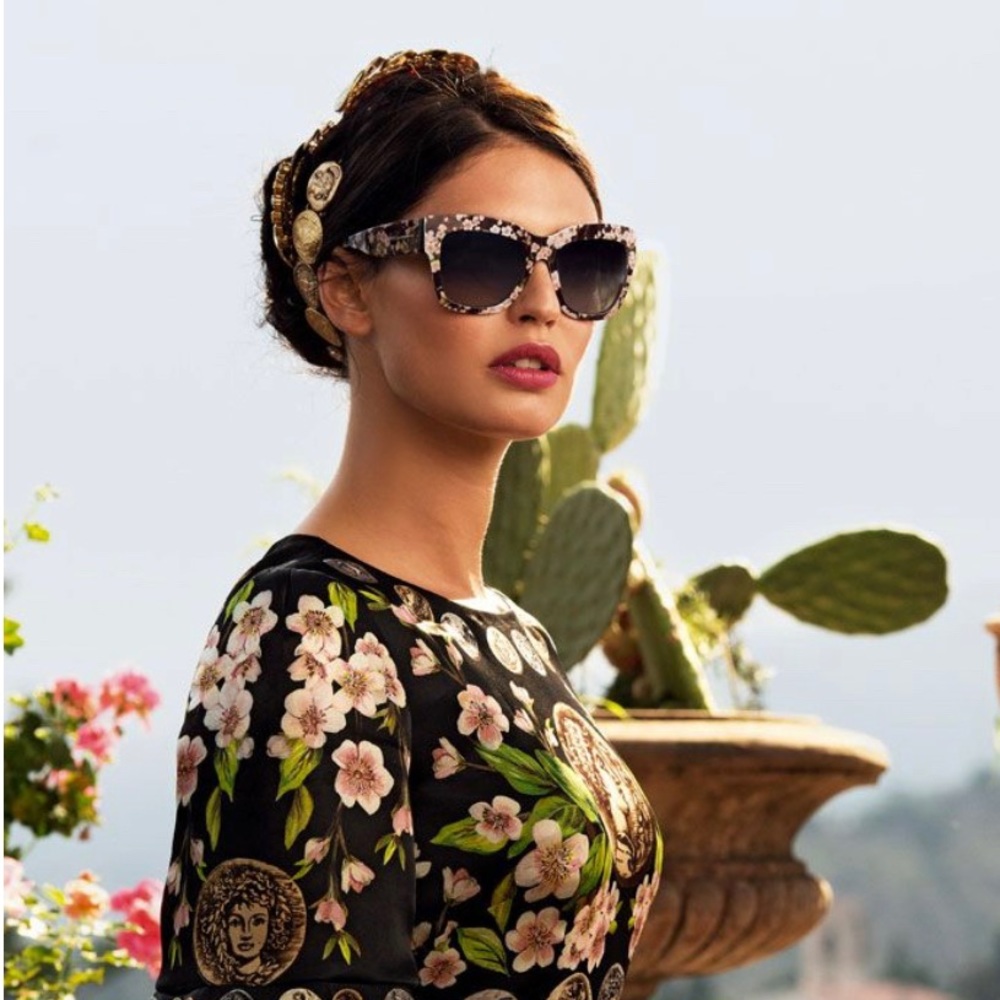 ❤️Authentic Dolce and Gabbana floral sunglasses❤️